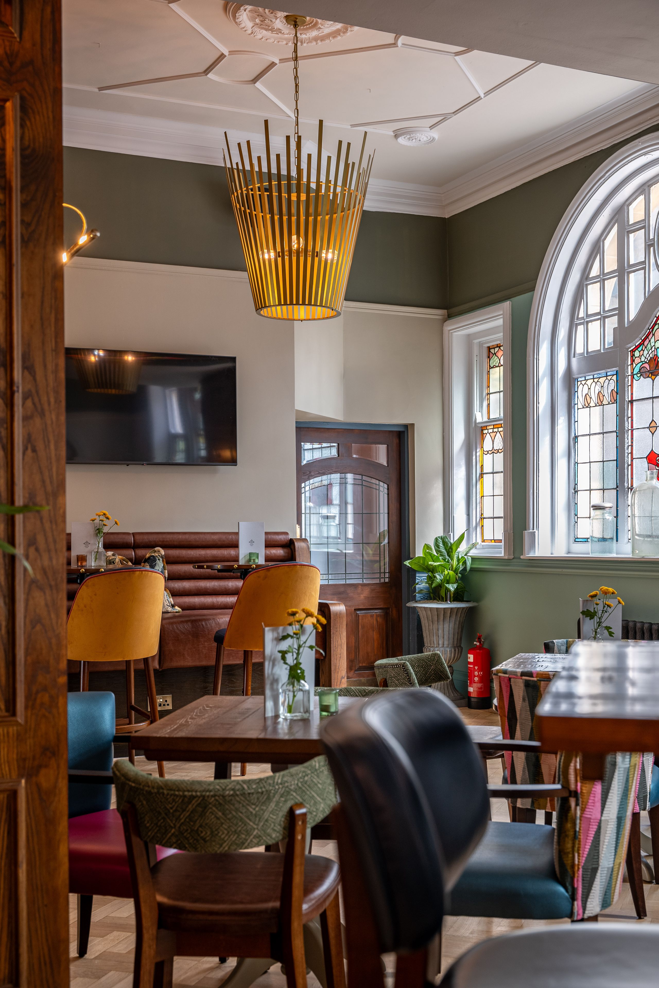 bar area at toll house inn
